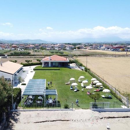 Agriturismo Frontemare Джулианова Экстерьер фото