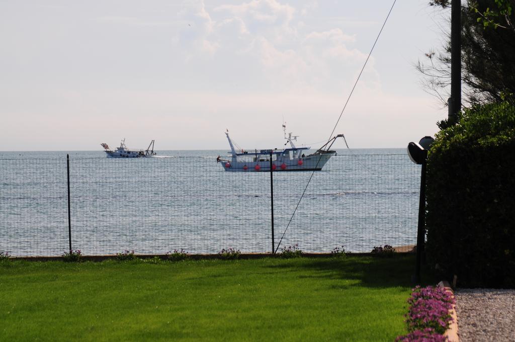 Agriturismo Frontemare Джулианова Экстерьер фото