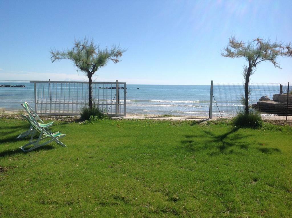 Agriturismo Frontemare Джулианова Экстерьер фото