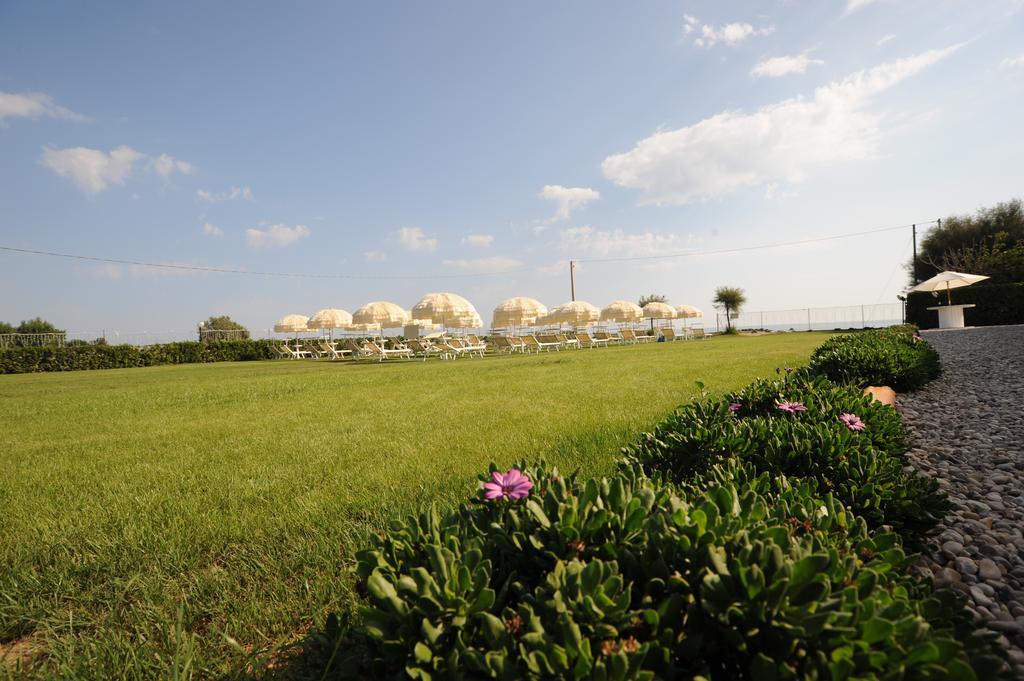 Agriturismo Frontemare Джулианова Экстерьер фото