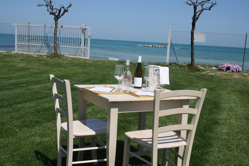 Agriturismo Frontemare Джулианова Экстерьер фото