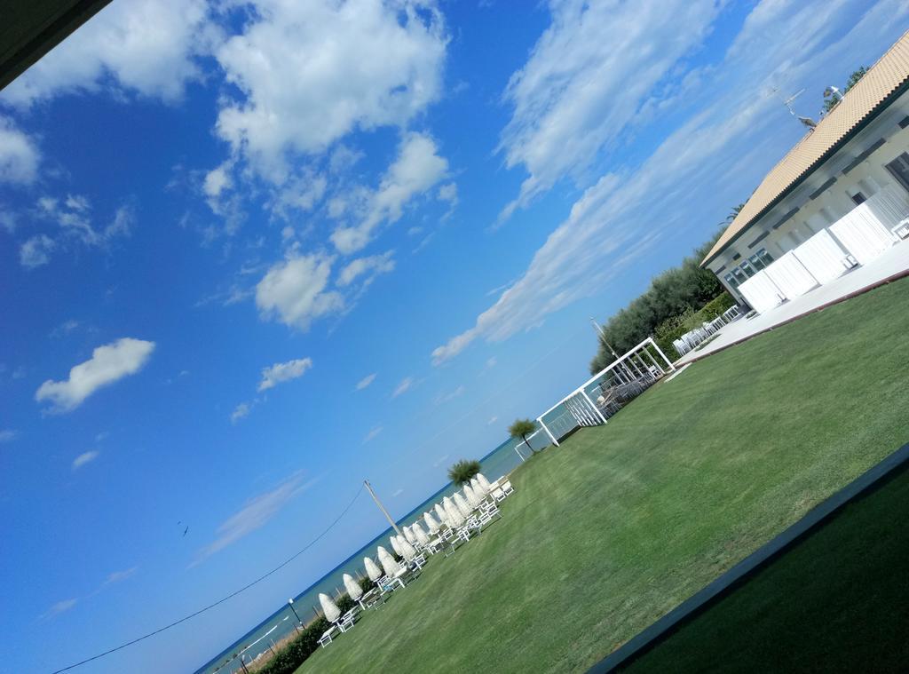 Agriturismo Frontemare Джулианова Экстерьер фото