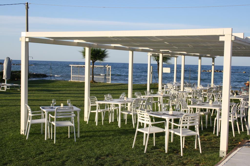 Agriturismo Frontemare Джулианова Экстерьер фото