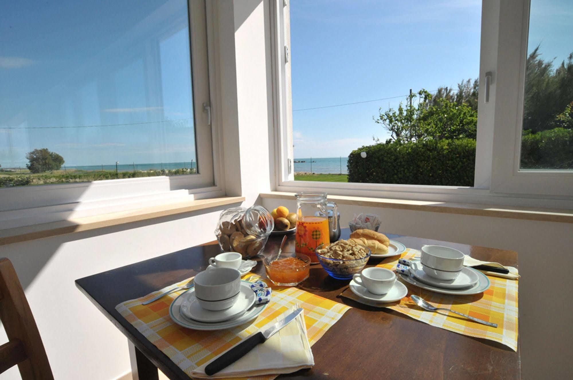 Agriturismo Frontemare Джулианова Экстерьер фото