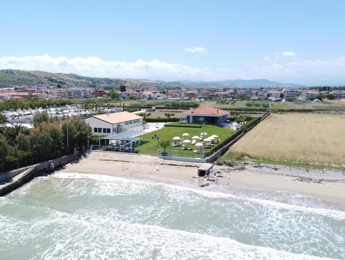 Agriturismo Frontemare Джулианова Экстерьер фото