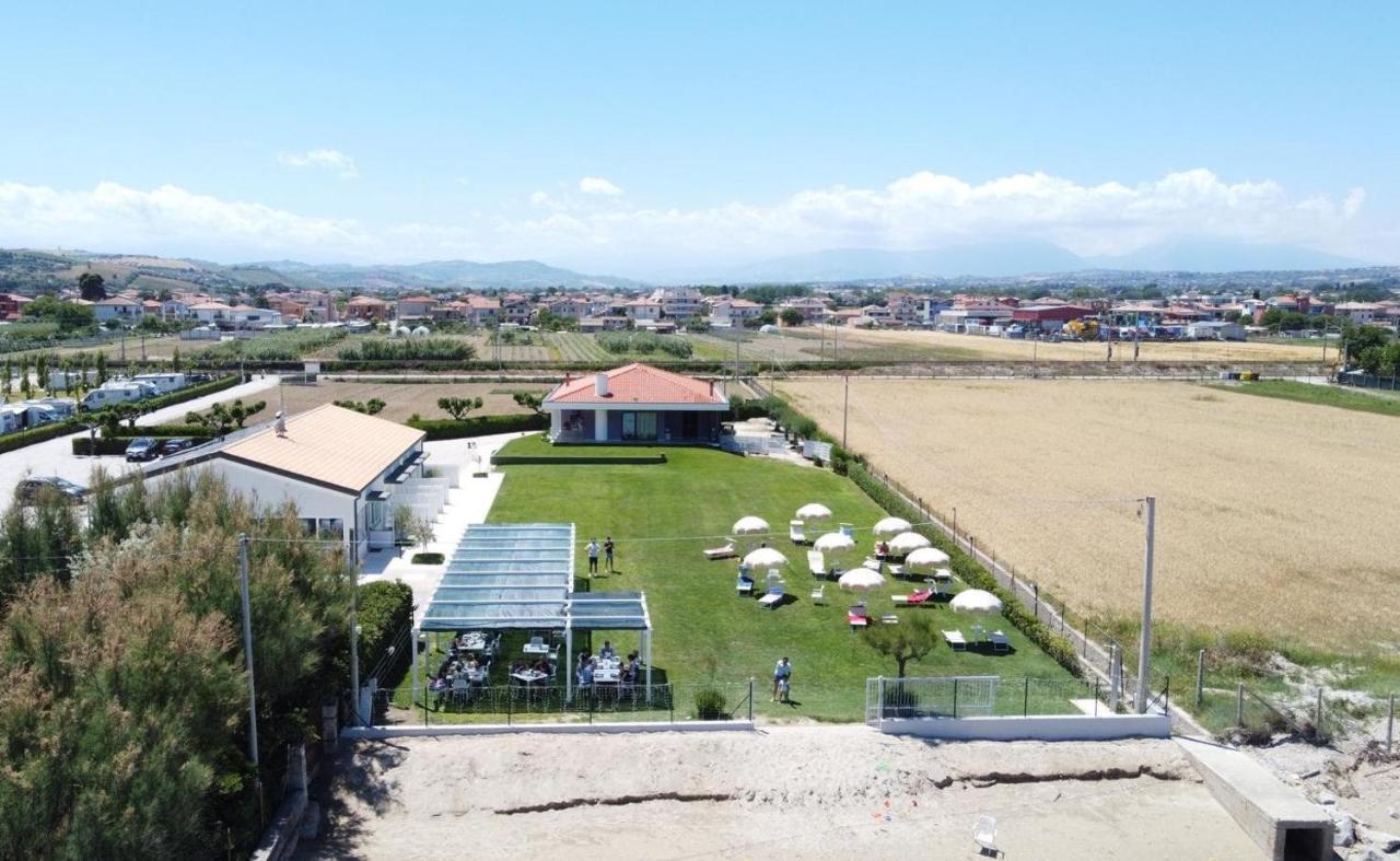 Agriturismo Frontemare Джулианова Экстерьер фото